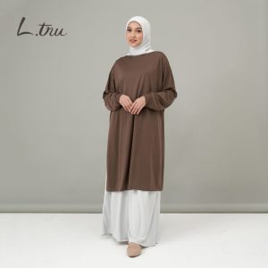 Read more about the article Pakaian Olahraga Saat Ramadan: Tips Memilih Bahan dan Model yang Sesuai dengan Iklim Tropis