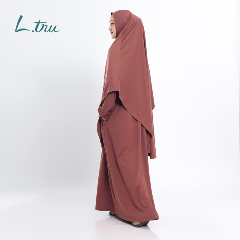 Everyday-Khimar-Apple-Brown-3 L.tru - Set Kaftan Khimar Kaos truEasy