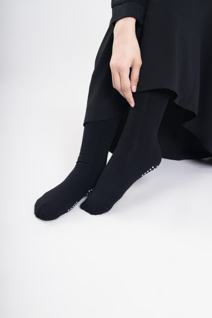 Kaos Kaki Basic Black 3